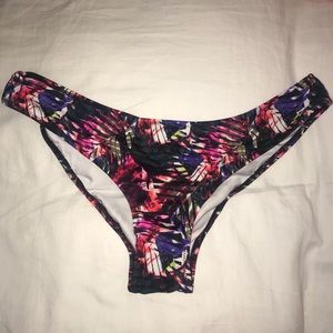 💐 RUNCHED BUTT BIKINI BOTTOMS MULTICOLOR 💐